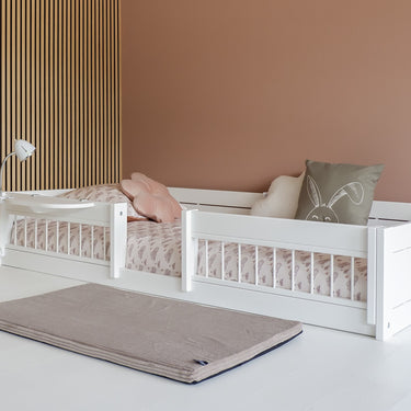 Lille legemadras i velour ribstof