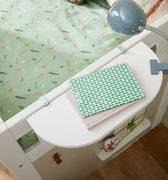 LIFETIME Kidsrooms Accessory Clip-on table for bed