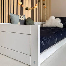 Charger l&#39;image dans la galerie, LIFETIME Kidsrooms Bed White / Premium (23) Montessori bed 90x200 cm
